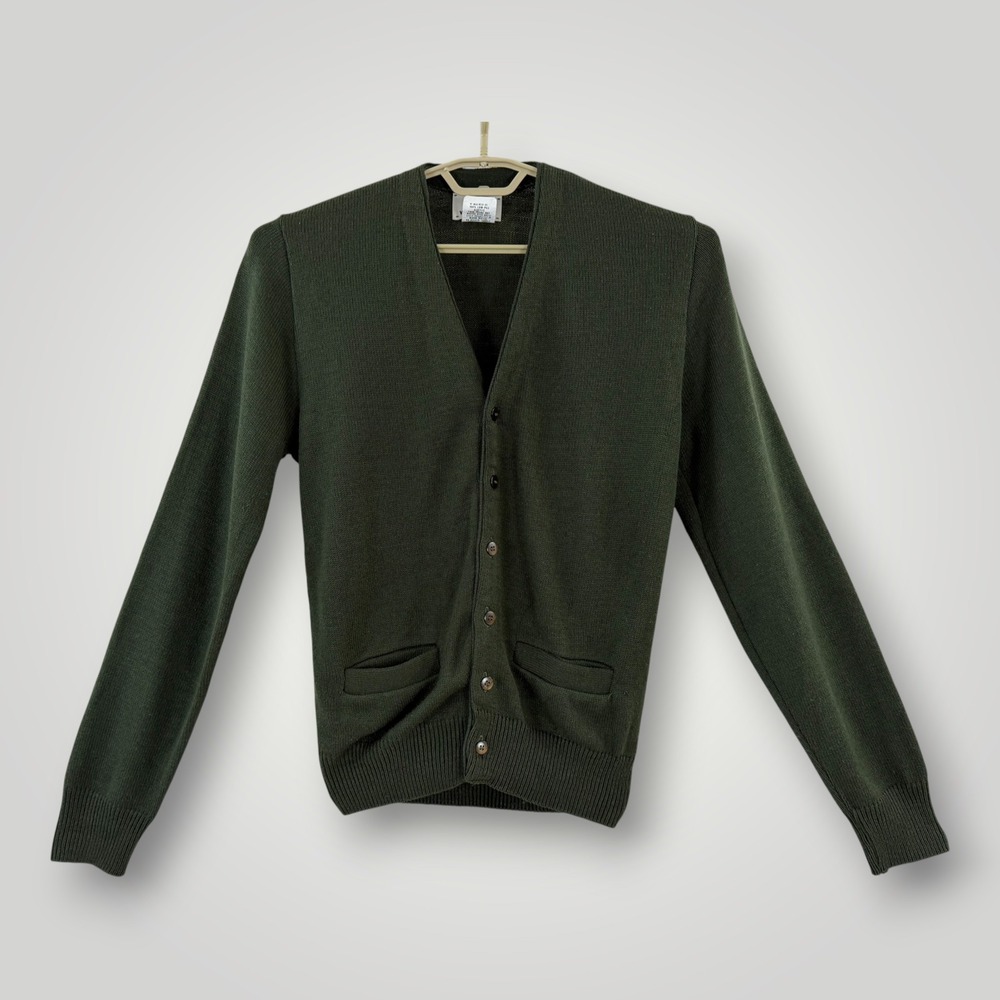 VF Imagewear Mens XS Forest Green Low-Pill Acrylic V-Neck Cardigan NP5116 USA